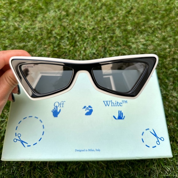 Off-White Artemisia 55MM Cat Eye White Dark Gray Tinted Sunglasses - Picture 4 of 13